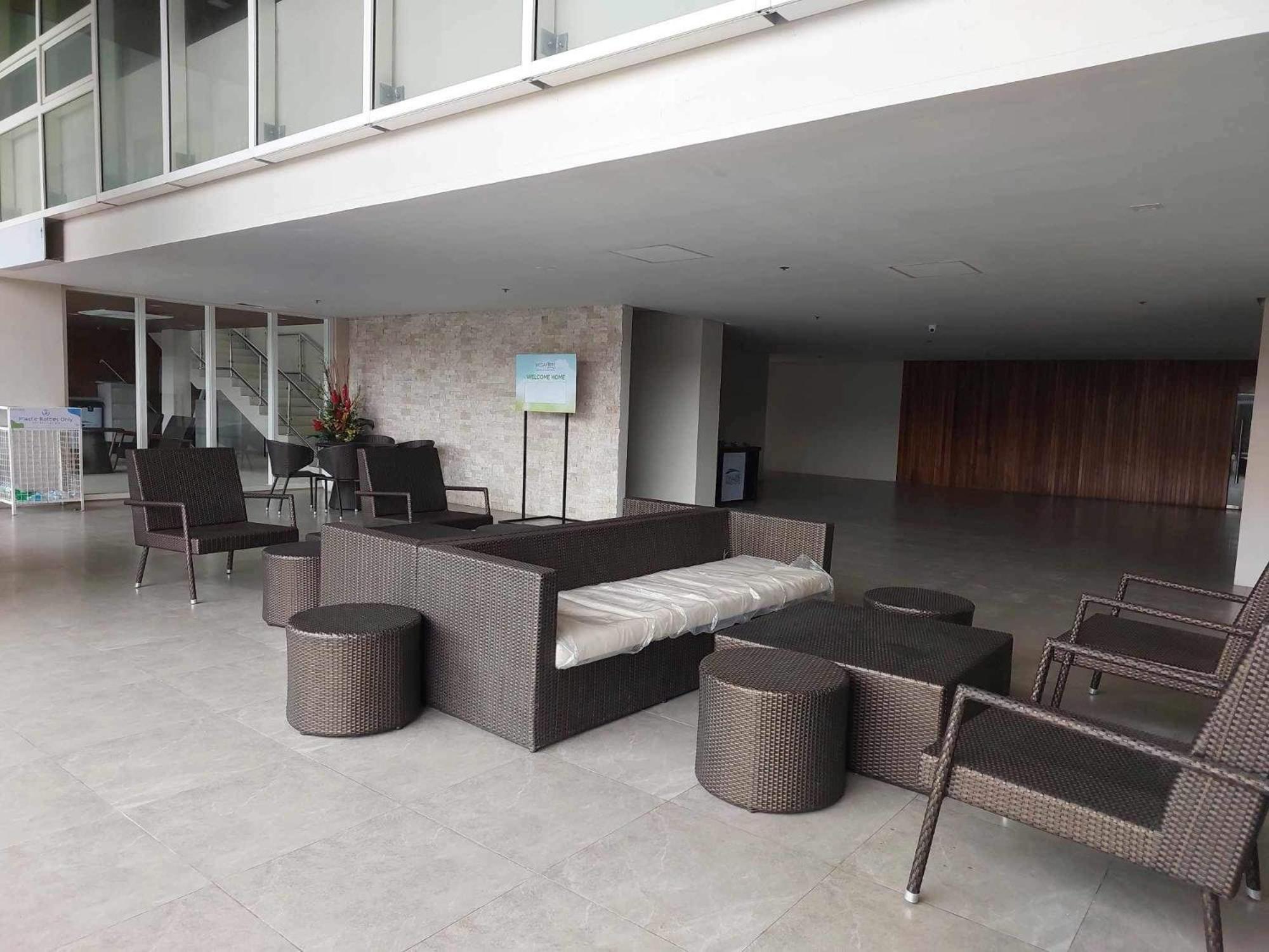 Fraloz509 At Mesavirre Garden Residences